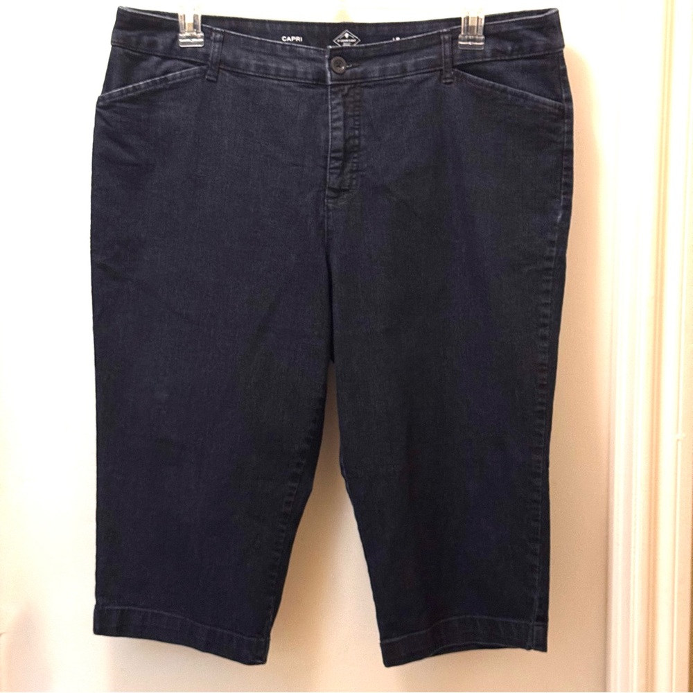 St. John's Bay Dark Blue Wash Denim Capris Crop Jeans
